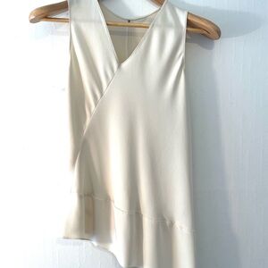 Elegant Cream‎ Sleeveless Blouse